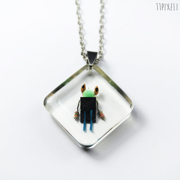 I Turned Electronic Waste Into Tinyrobots