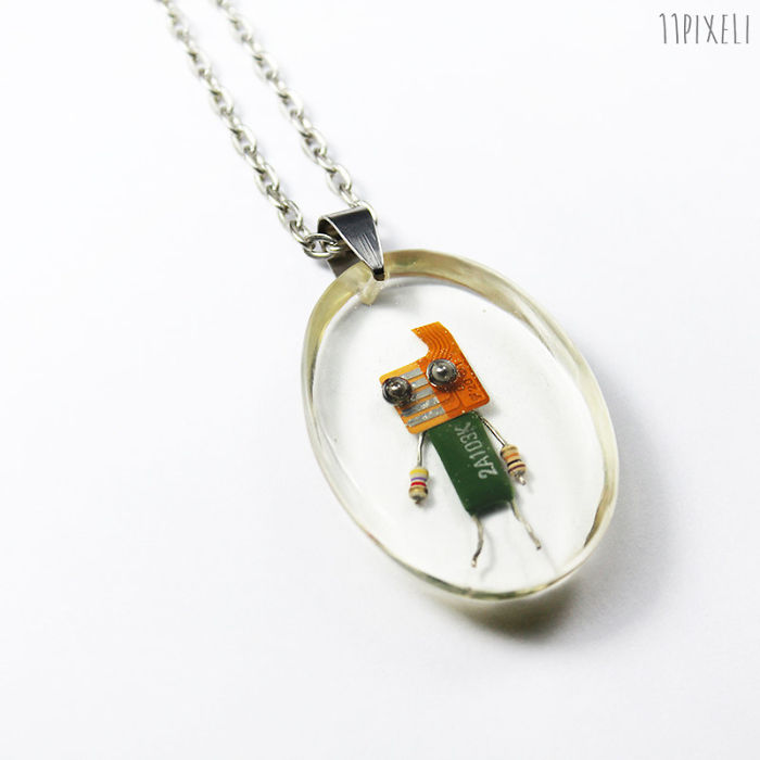 I Turned Electronic Waste Into Tinyrobots