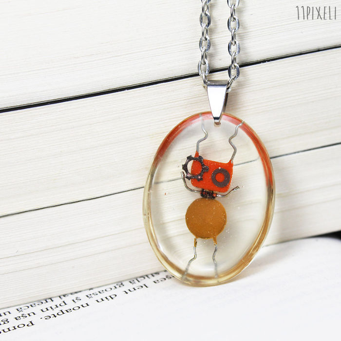 I Turned Electronic Waste Into Tinyrobots