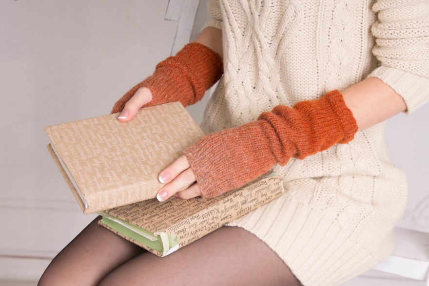 My Mom Created Beautiful Two-Colour Arm Warmers Of &lsquo;Kauni&rsquo; Threads