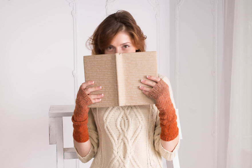 My Mom Created Beautiful Two-Colour Arm Warmers Of &lsquo;Kauni&rsquo; Threads