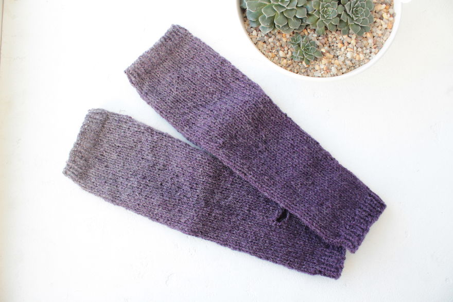 My Mom Created Beautiful Two-Colour Arm Warmers Of &lsquo;Kauni&rsquo; Threads