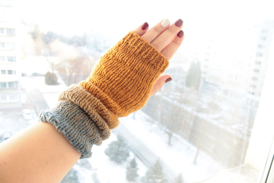 My Mom Created Beautiful Two-Colour Arm Warmers Of &lsquo;Kauni&rsquo; Threads