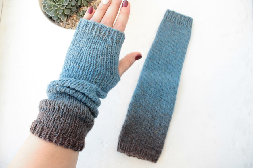 My Mom Created Beautiful Two-Colour Arm Warmers Of &lsquo;Kauni&rsquo; Threads