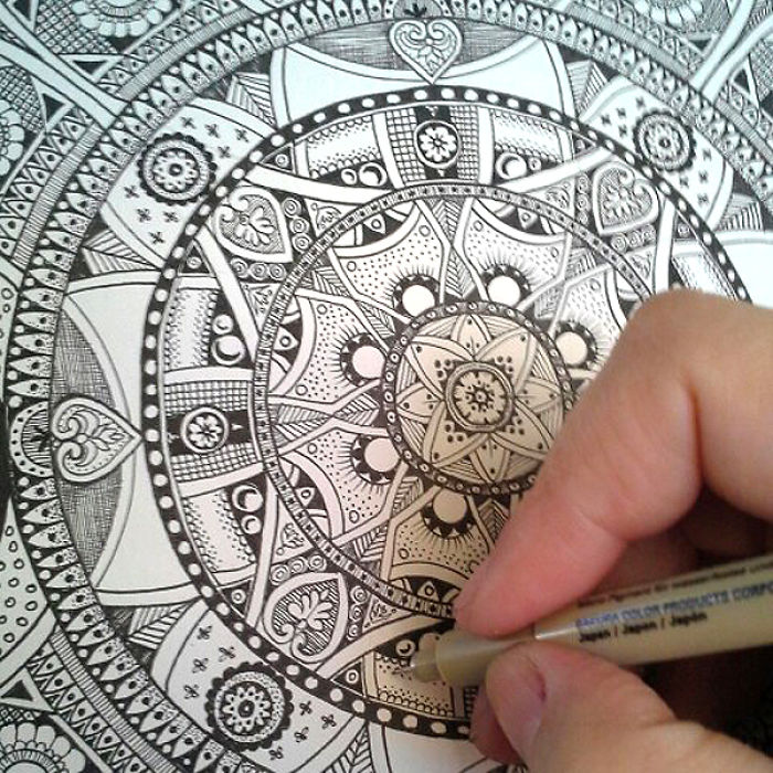 I Make Mini Drawings Using Hundreds Of Tiny Circles With A Pen