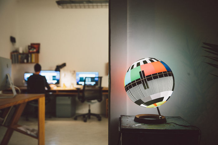 Mono Lamp Brings The 80s To Your Room