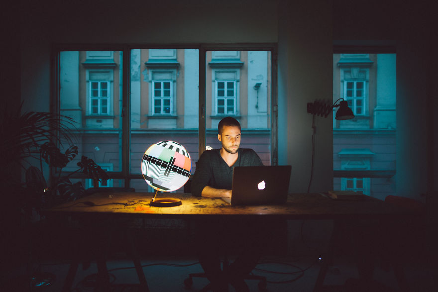 Mono Lamp Brings The 80s To Your Room Mono Lamp Brings The 80s To Your Room