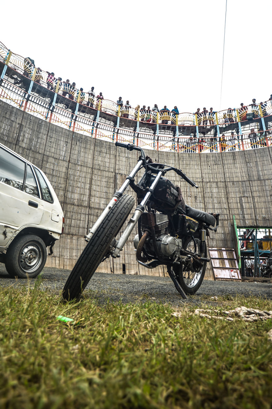 I Documented Daredevil Stuntmen & Their Lives At "Well Of Death"