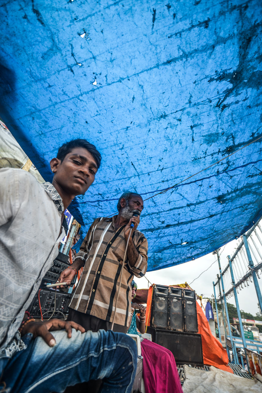I Documented Daredevil Stuntmen & Their Lives At "Well Of Death" I Documented Daredevil Stuntmen & Their Lives At "Well Of Death"