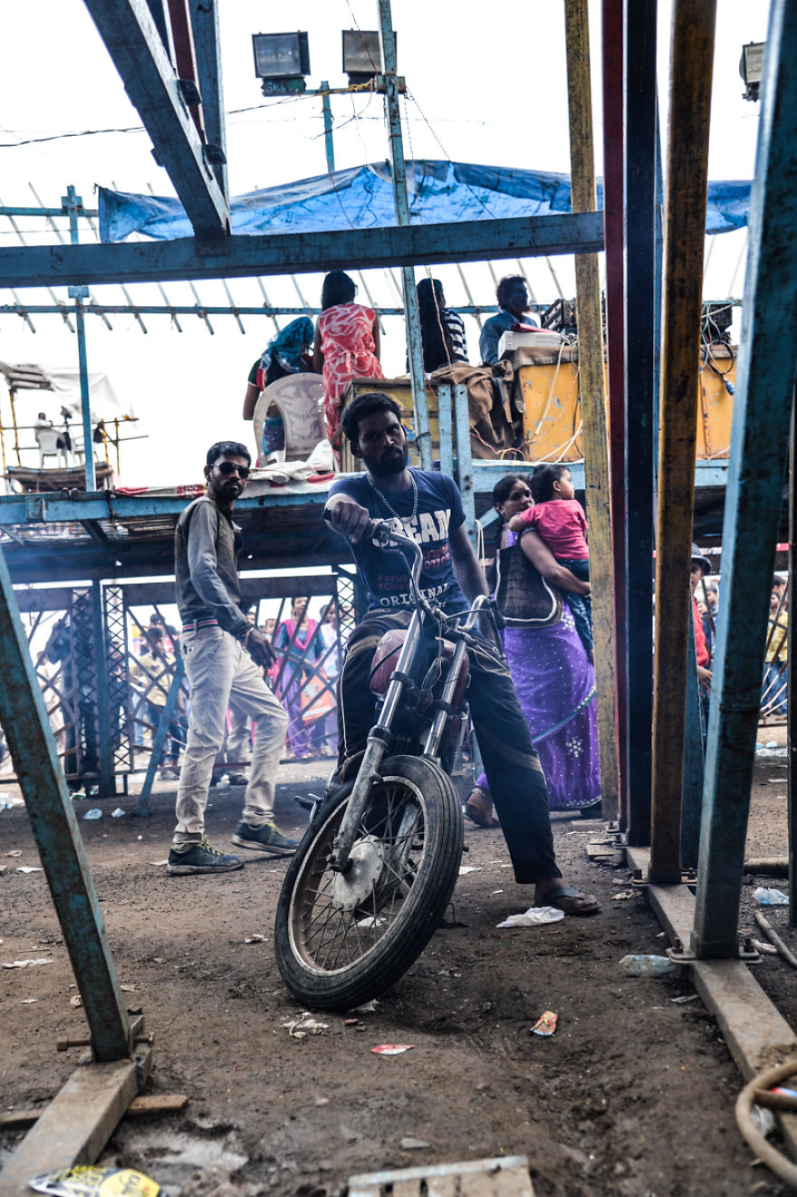 I Documented Daredevil Stuntmen & Their Lives At "Well Of Death"