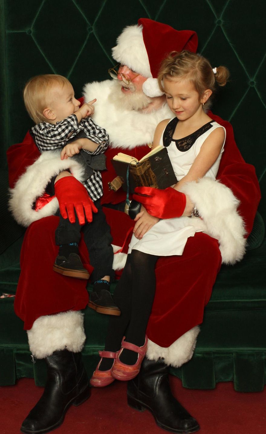 The Santa Diaries Will Get You Ho-Ho-Ho-Ing! The Santa Diaries Will Get You Ho-Ho-Ho-Ing!