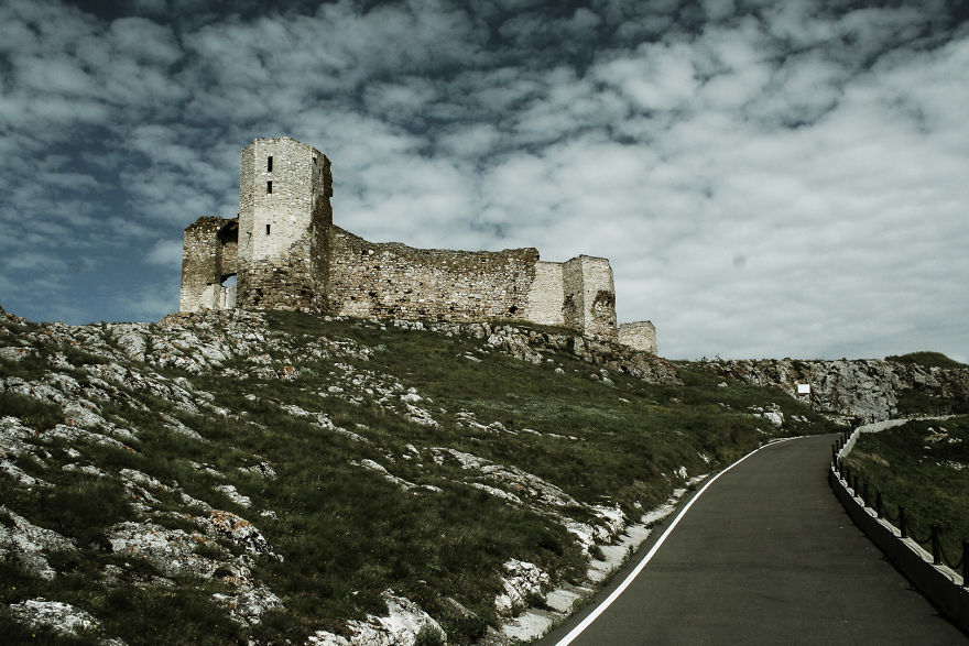 I Take Photos Showcasing The Beautiful Mountain Scenery In My Home Country