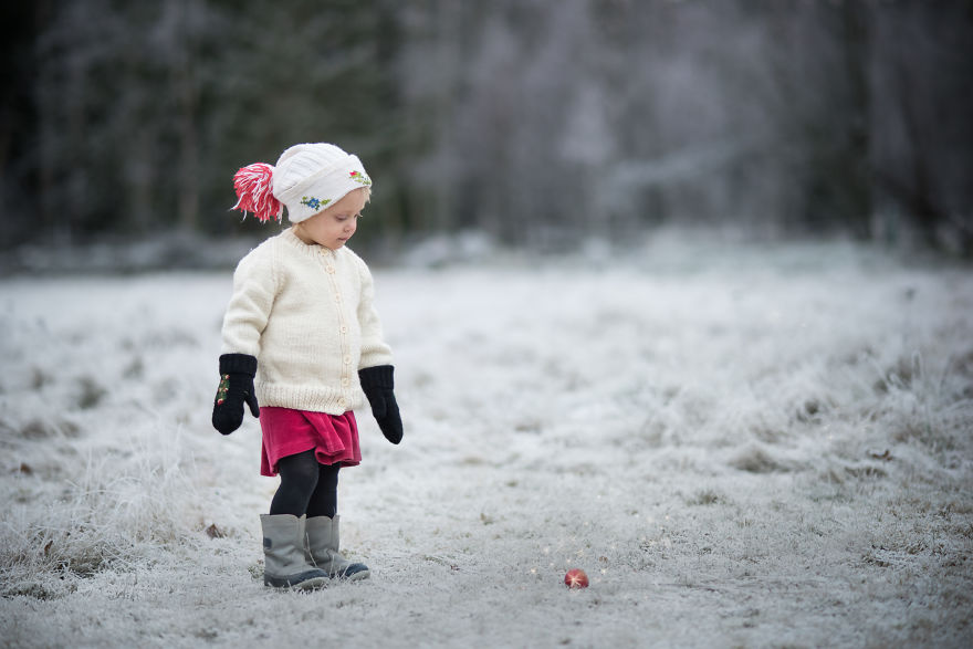 I Made Photos Of My Daughters In Winter Wonderland