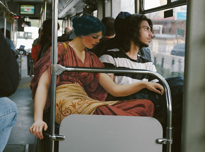 I Make Classical Paintings Travel Through City