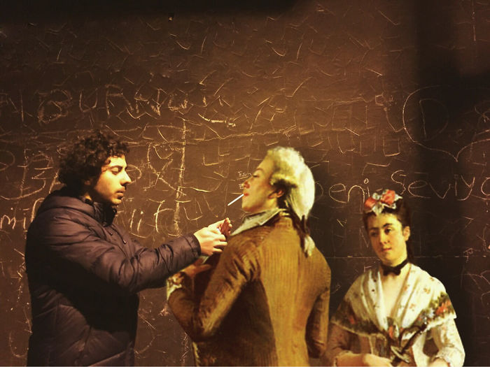 I Make Classical Paintings Travel Through City