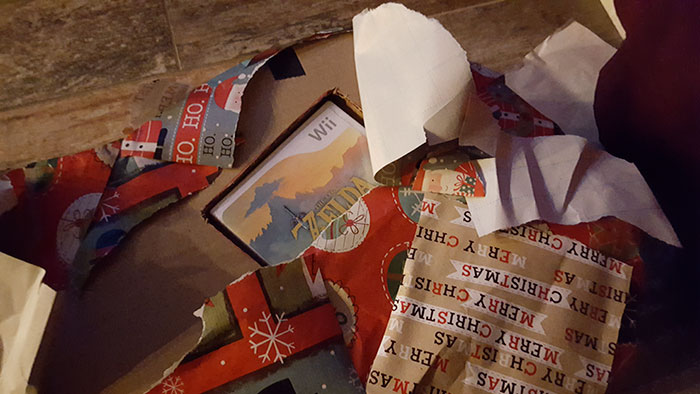 brother-christmas-present-troll-3 brother-christmas-present-troll-3