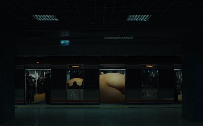 I Make Classical Paintings Travel Through City