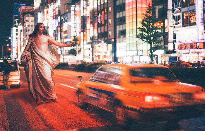 I Make Classical Paintings Travel Through City