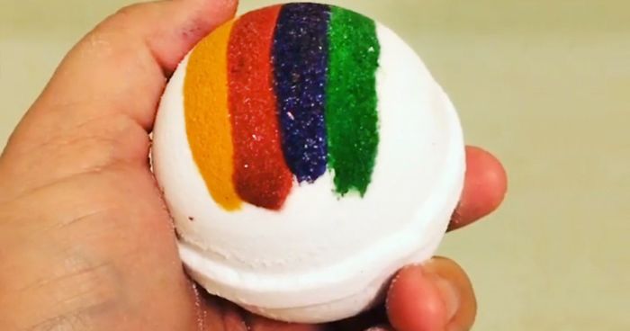 Harry Potter Bath Bomb That Tells Which Hogwarts House You Belong In When It Dissolves