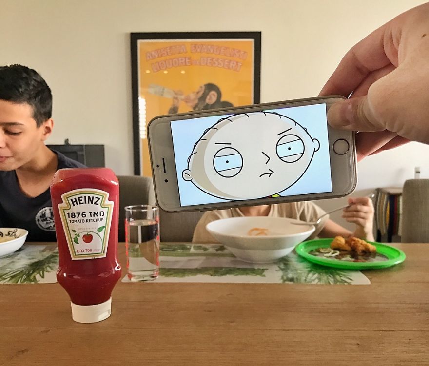 Bringing Every Day Objects To Life With A Smartphone