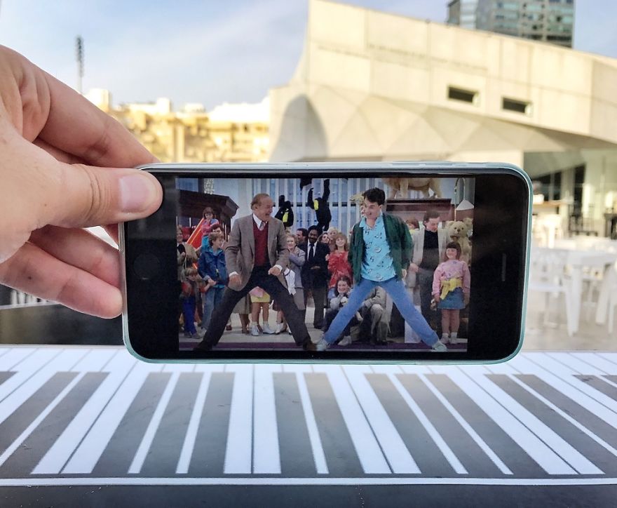 Bringing Every Day Objects To Life With A Smartphone