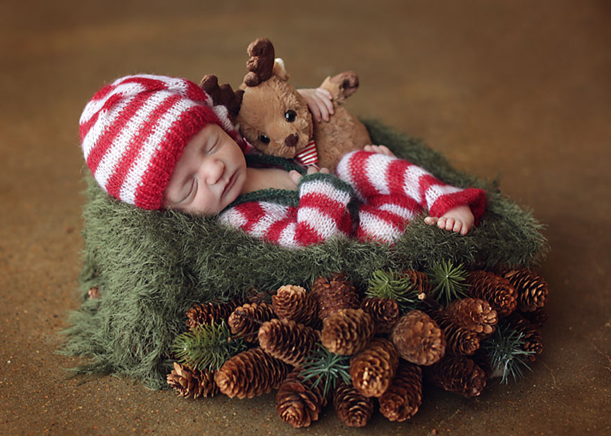 Newborn Baby Christmas Photoshoot