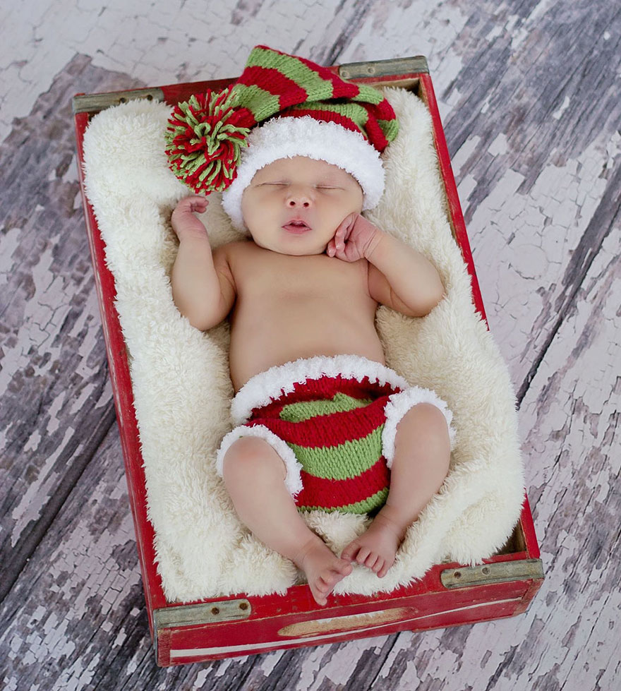 Newborn Baby Christmas Photoshoot