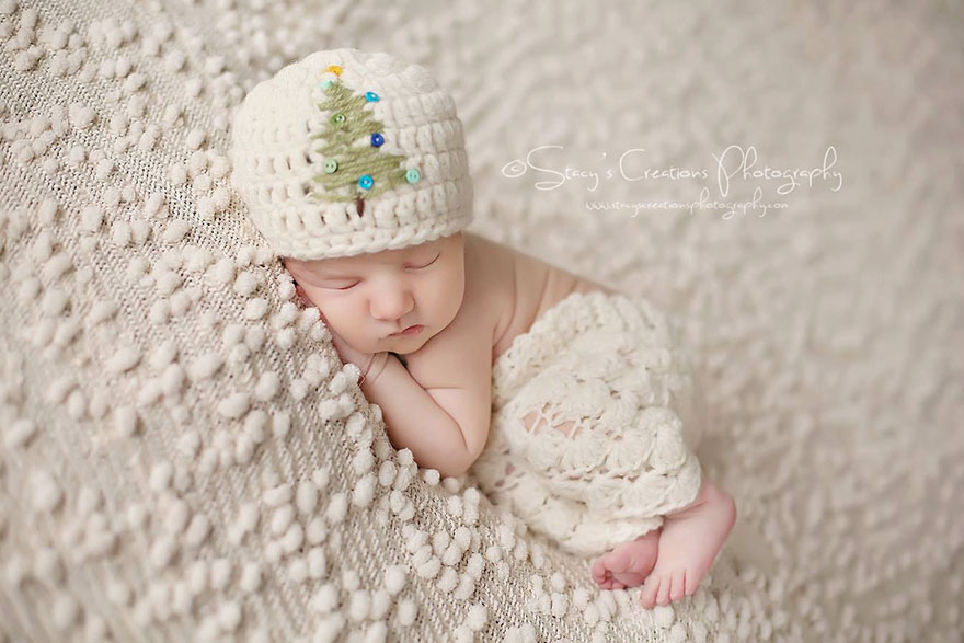 Newborn Baby Christmas Photoshoot