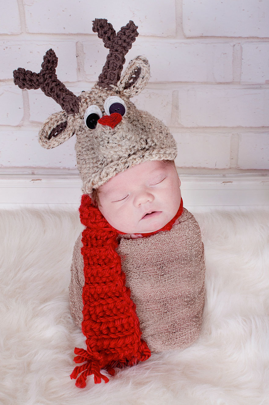 Newborn Baby Christmas Photoshoot