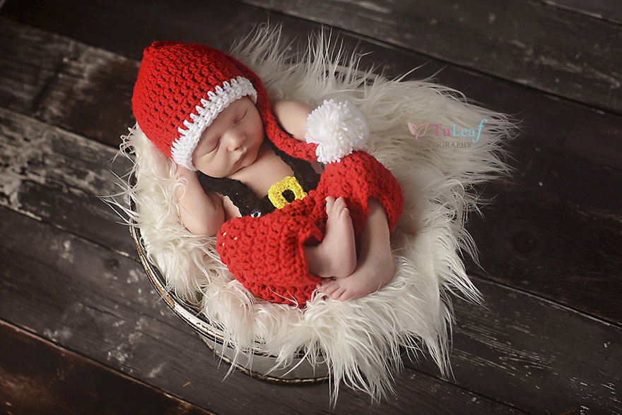 Newborn Baby Christmas Photoshoot