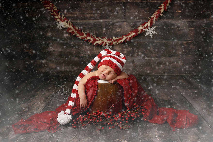 Newborn Baby Christmas Photoshoot