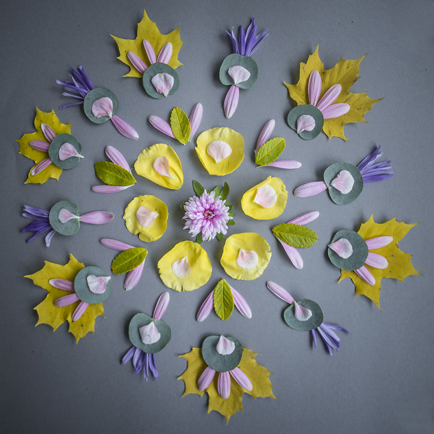 Reorganizing Little Things Found From Nearby Nature Turns Them Into Art