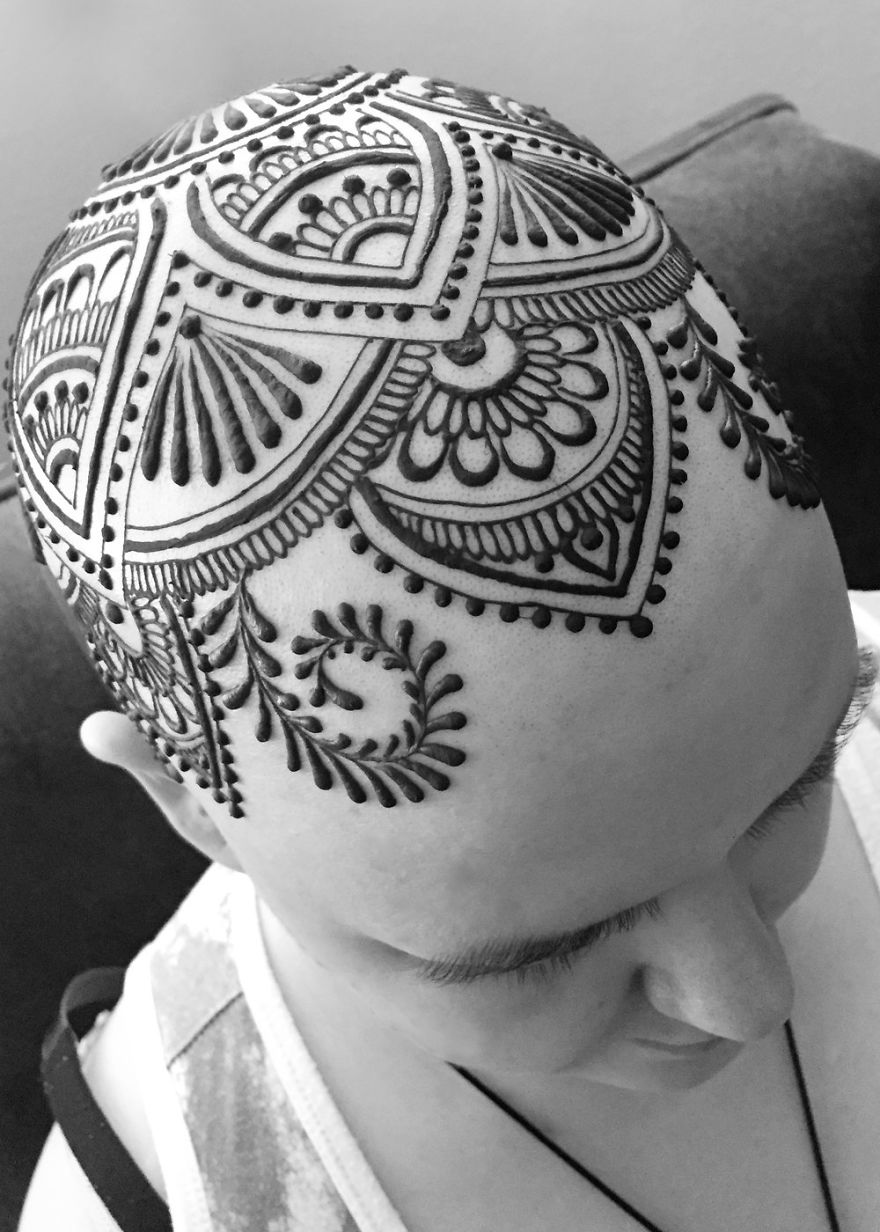 Artist Who Lost Her Stepfather To Cancer Is Now Making Free Henna Crowns For Cancer Patients