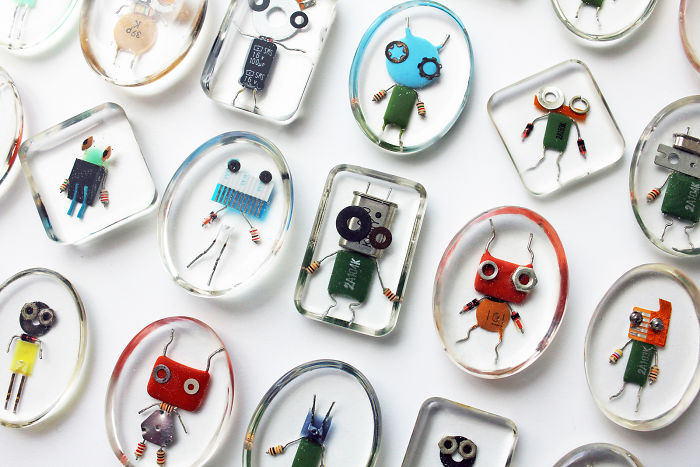 I Turned Electronic Waste Into Tinyrobots