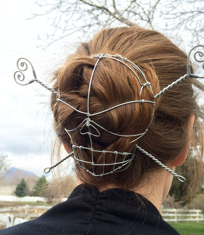 skull-crossbones-hair-bun-cover-wyreart-2 skull-crossbones-hair-bun-cover-wyreart-2