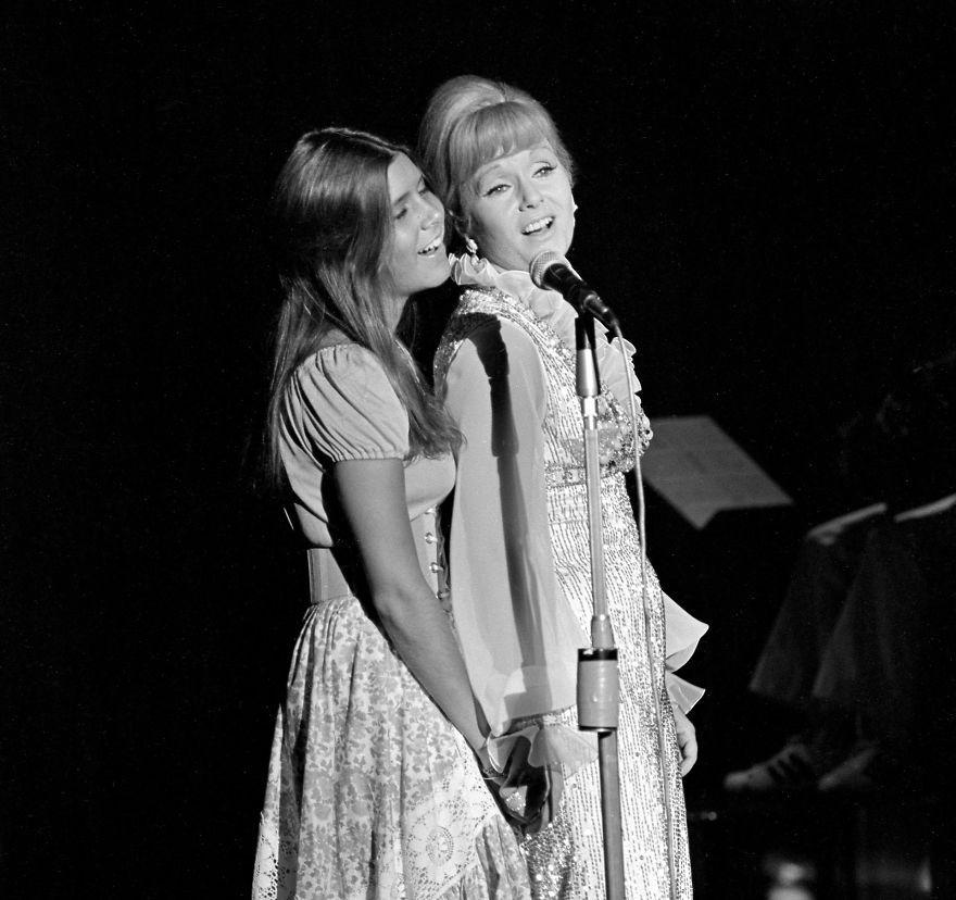 Carrie Fisher & Debbie Reynolds Growing Up Together In 31 Touching Vintage Photos Carrie Fisher & Debbie Reynolds Growing Up Together In 31 Touching Vintage Photos