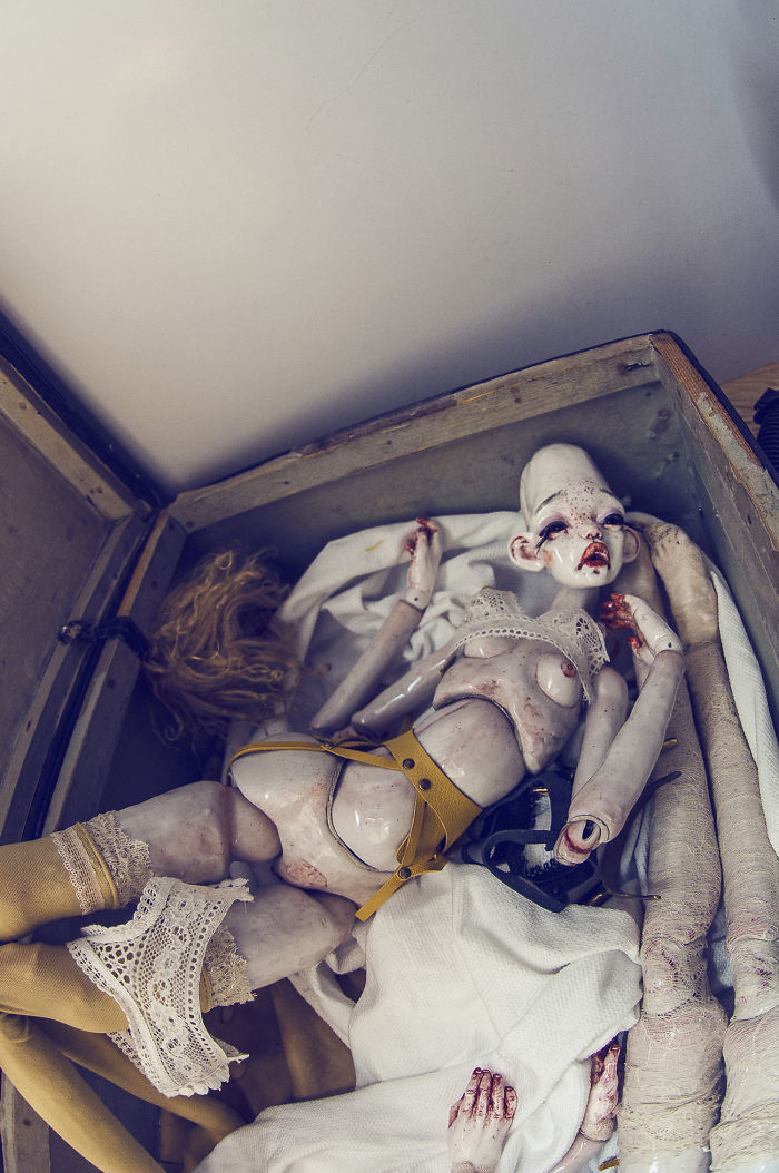 I Show The Beauty Of Women Through Vibrant, Emotional, Dramatic, Uncomfortable Dolls (NSFW) I Show The Beauty Of Women Through Vibrant, Emotional, Dramatic, Uncomfortable Dolls (NSFW)