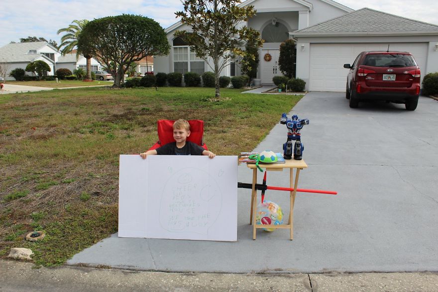 My Son Set Up &ldquo;Free Toy&rdquo; Stand For Kids In Need