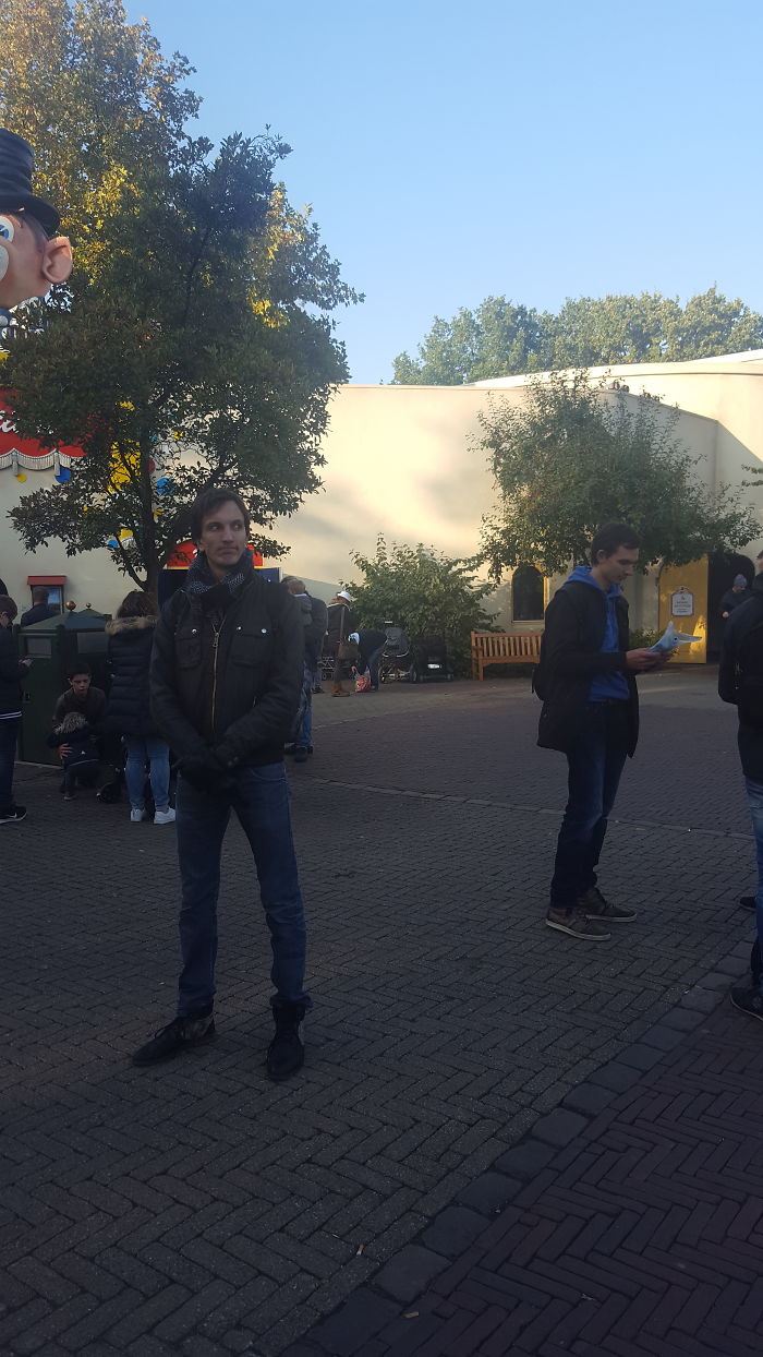 My Dad Spotted My Boyfriends Doppelganger In An Amusement Park But He Was Too Embarrassed To Ask For A Picture 😂