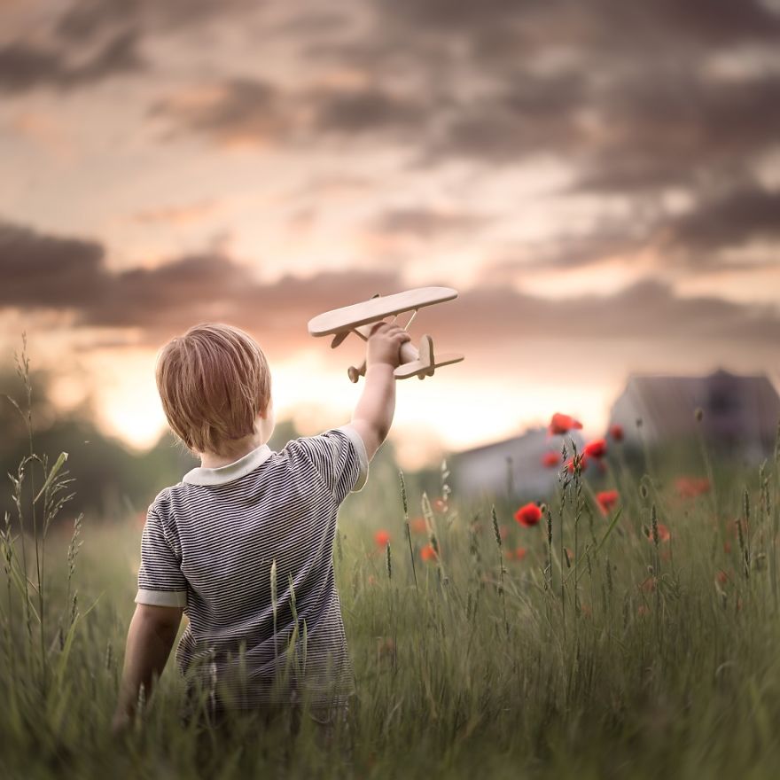 I Got Criticized For Posting Faceless Portraits Of My Kids So I Decided To Prove That You Don't Need A Face In A Photo To Make It Interesting