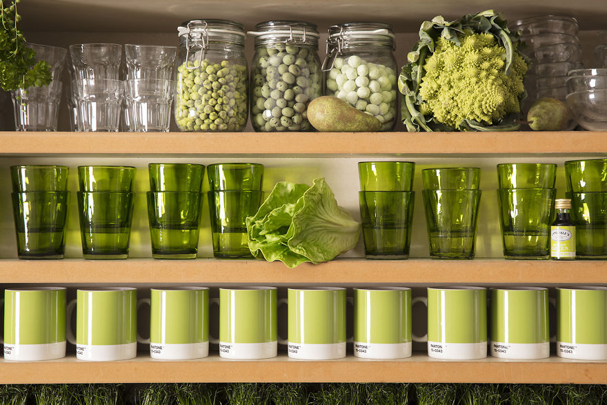 Airbnb And Pantone Create "Outside In" House In London To Help People Fight The Winter Blues Airbnb And Pantone Create "Outside In" House In London To Help People Fight The Winter Blues