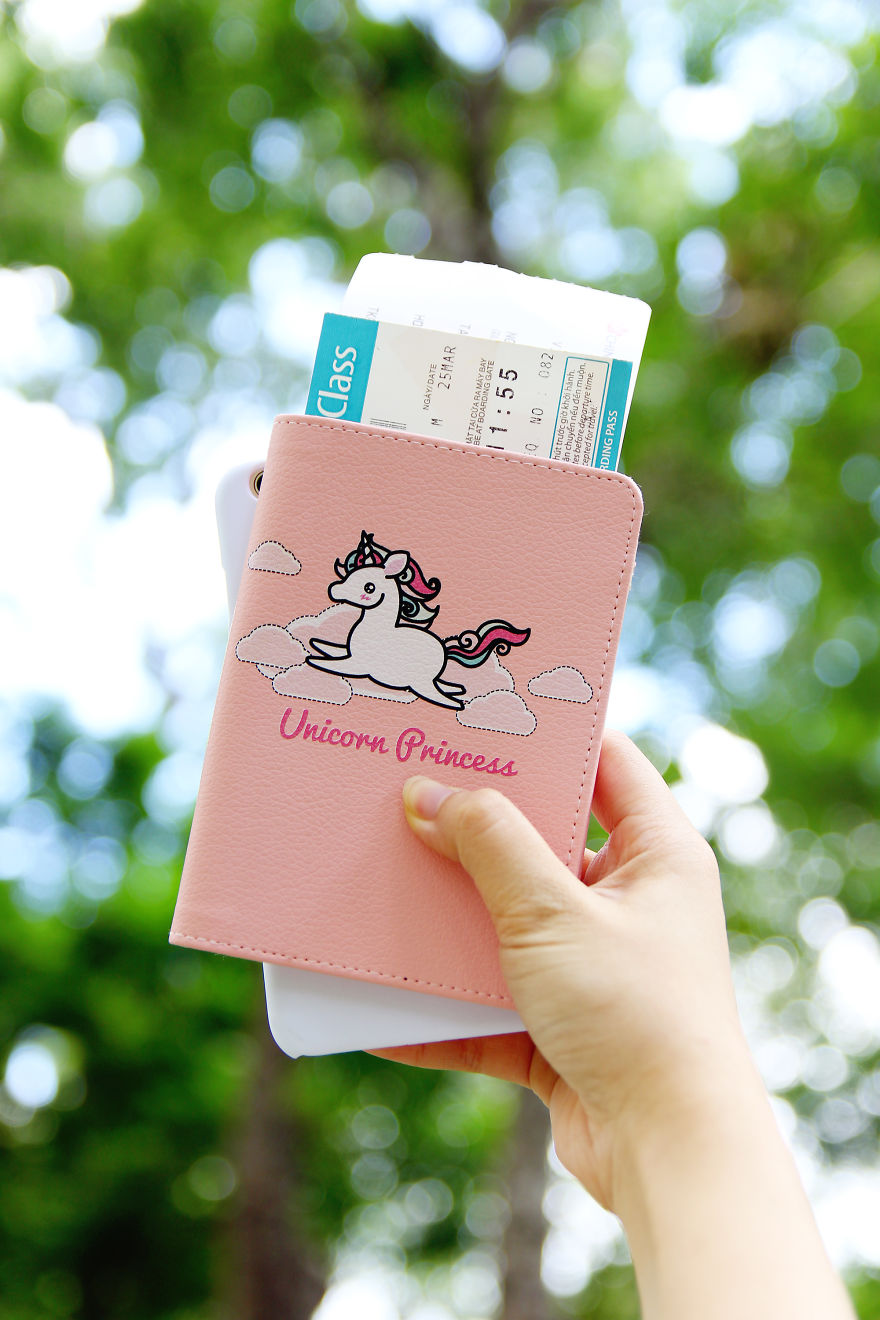 Artist Designs Passport Holders That Inspire You To Travel Artist Designs Passport Holders That Inspire You To Travel