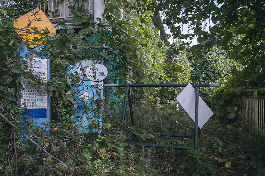 I Discovered This Creepy Abandoned Amusement Park In South Korea