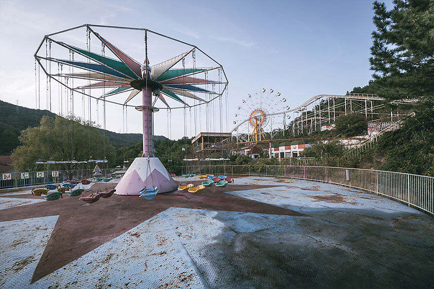 I Discovered This Creepy Abandoned Amusement Park In South Korea