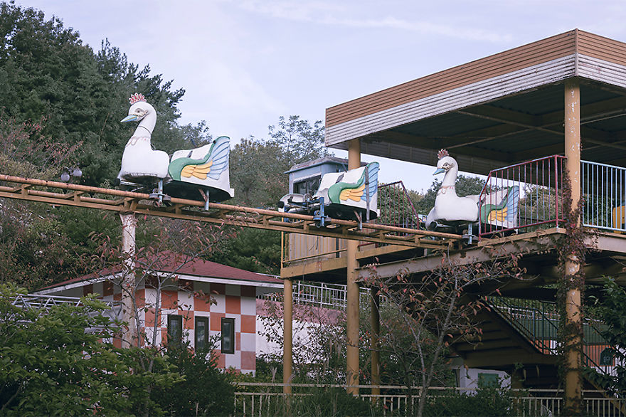 I Discovered This Creepy Abandoned Amusement Park In South Korea