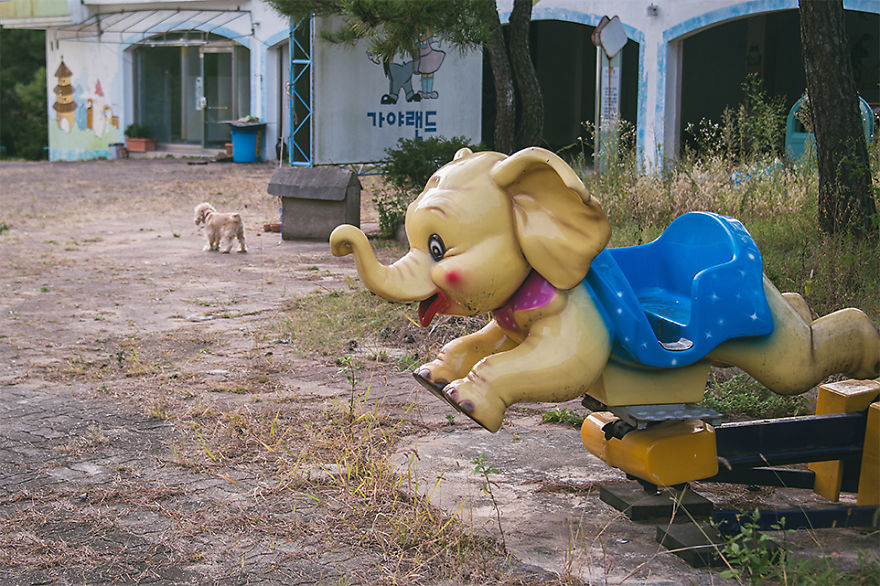 I Discovered This Creepy Abandoned Amusement Park In South Korea