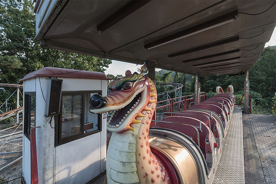 I Discovered This Creepy Abandoned Amusement Park In South Korea