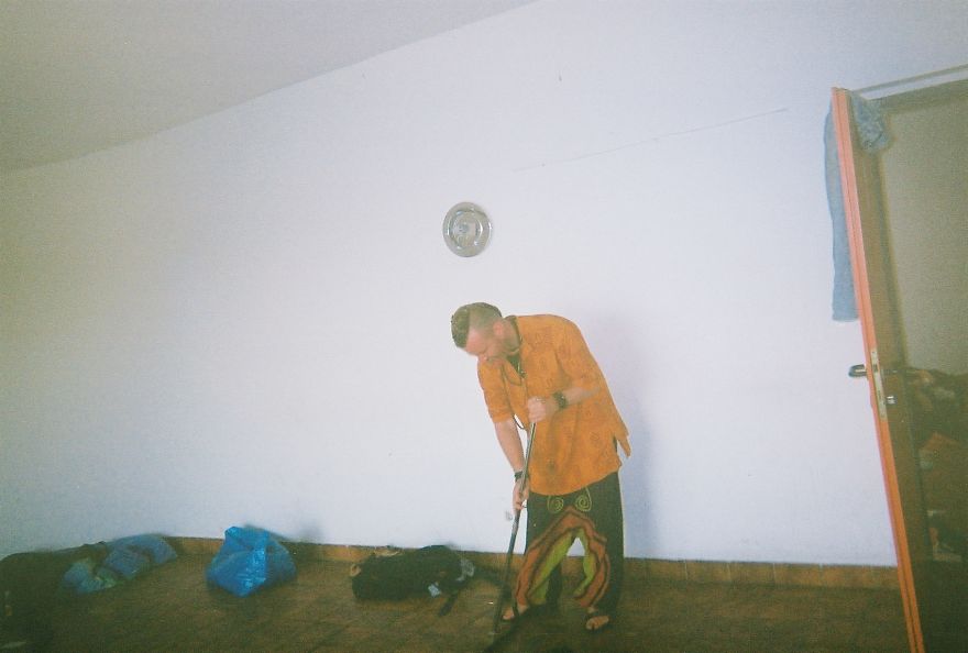 I Gave Single-Use Cameras To Viennese Punks To Capture Moments Of Their Life