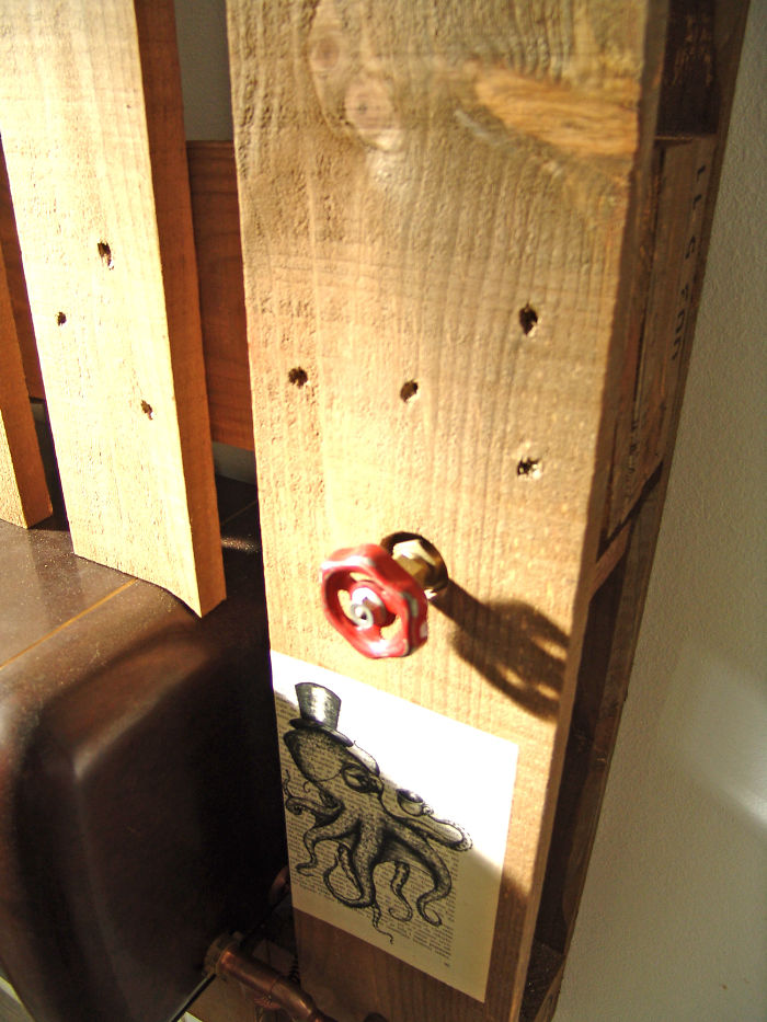 I Transformed Pallets Into A Functional Wall Decoration I Transformed Pallets Into A Functional Wall Decoration