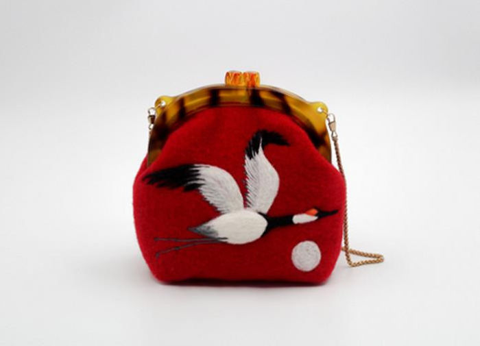 I Using Needle Felt Techniques To Make Wool Beret, Kiss Lock Pouch And Phone Cases